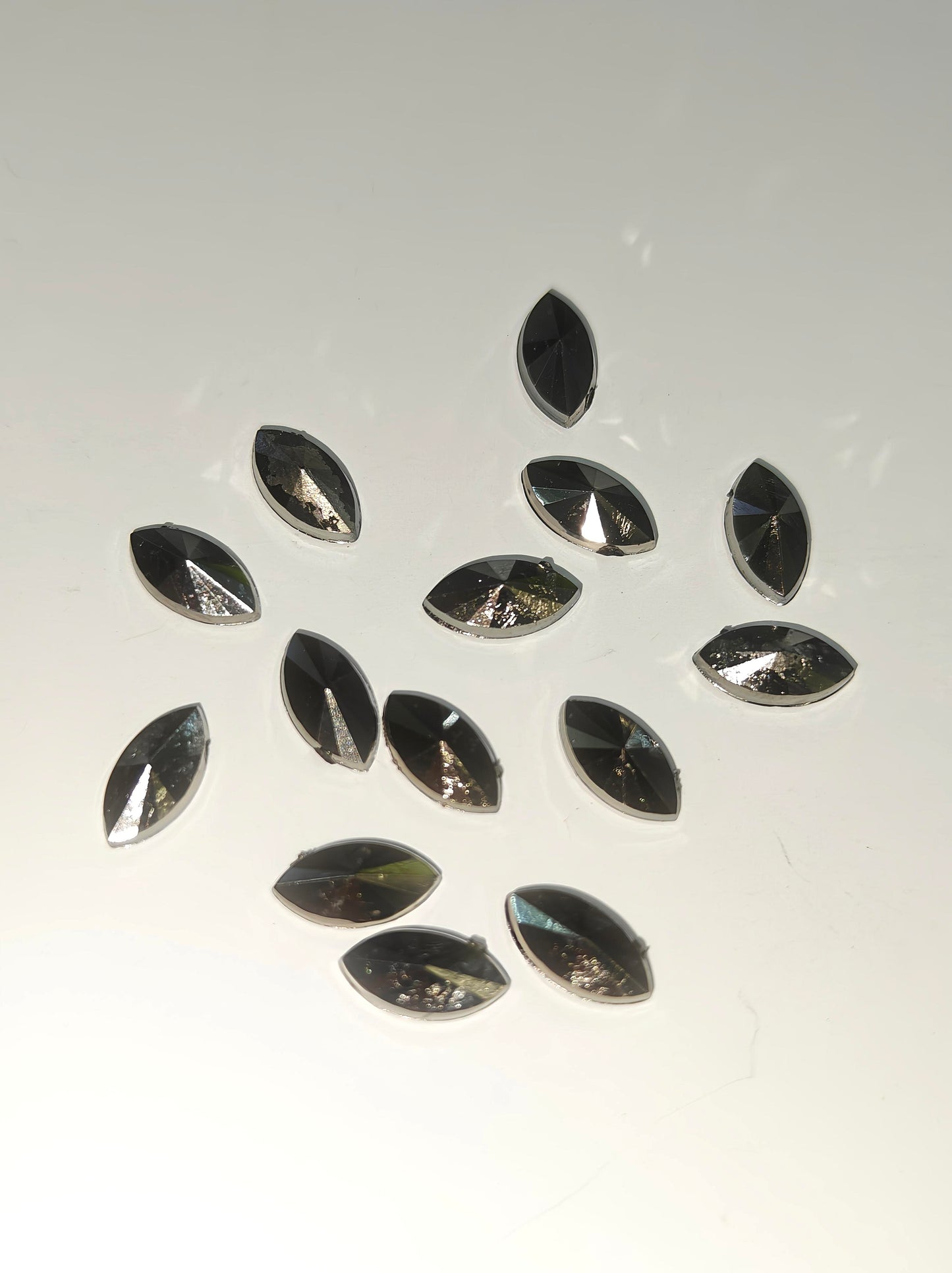 Premium Acrylic Flatback Rhinestone Combo (18 Colours, Marquise small 5x10mm)
