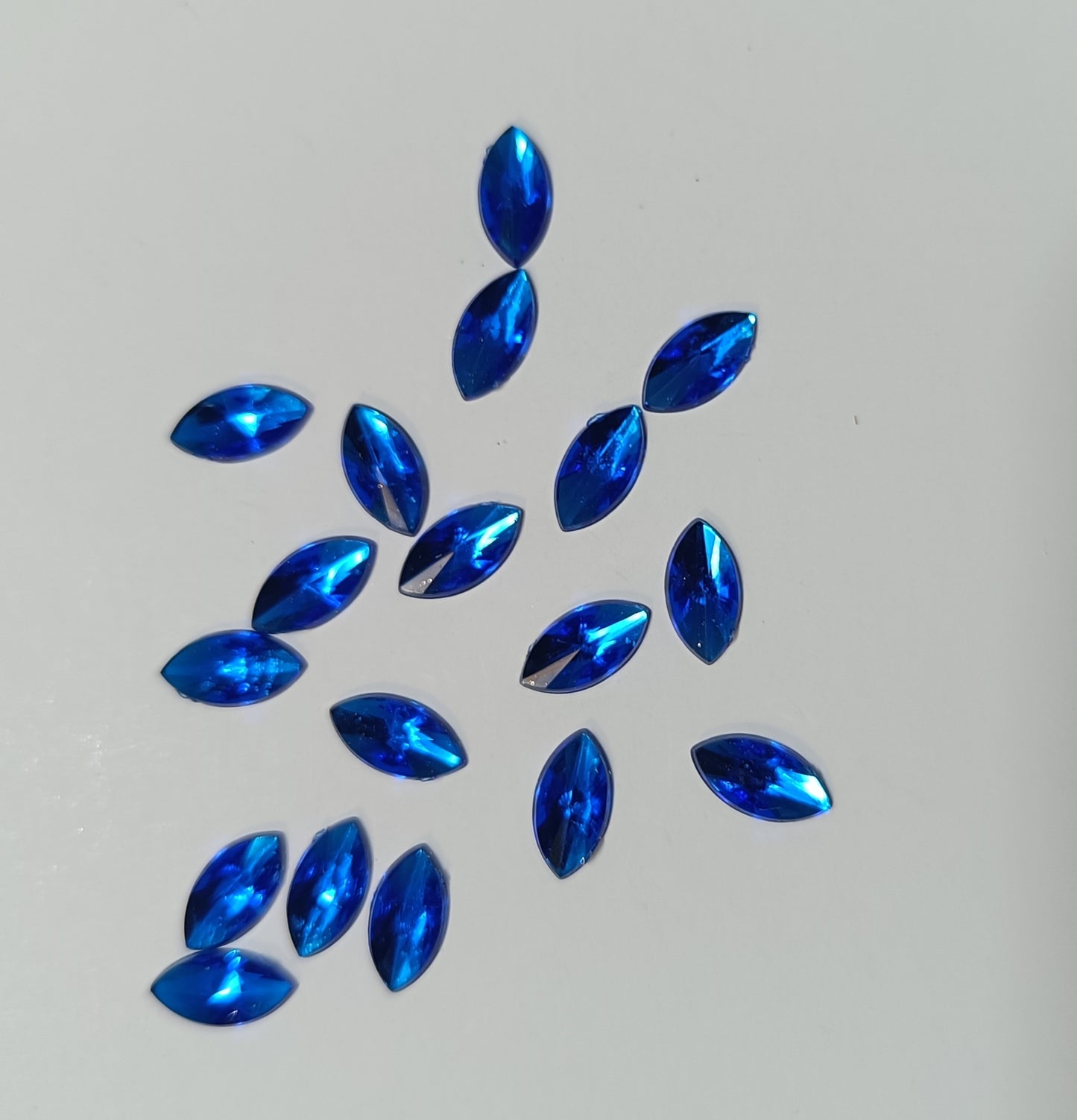 Premium Acrylic Flatback Rhinestone Combo (18 Colours, Marquise small 5x10mm)