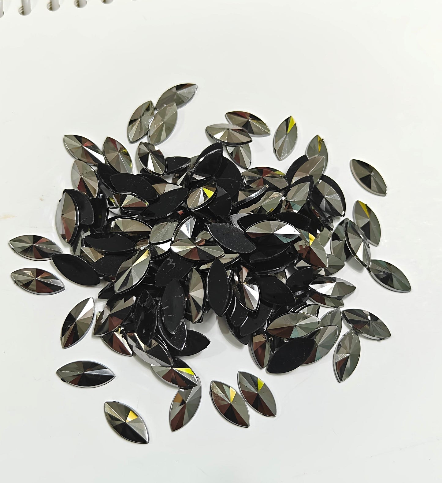 Rhinestone - Marquise (Large 7x15mm) | Metallic Black