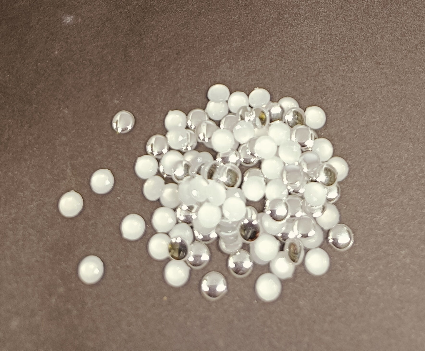 Glau - Round Rhinestone (4mm) | Milky White