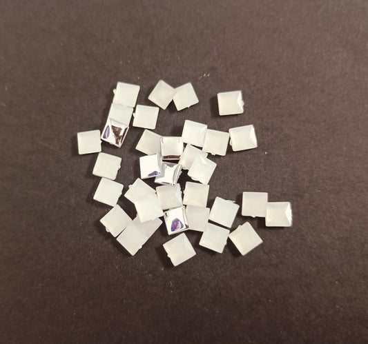 Glau - Square Rhinestone (6mm) | Milky White